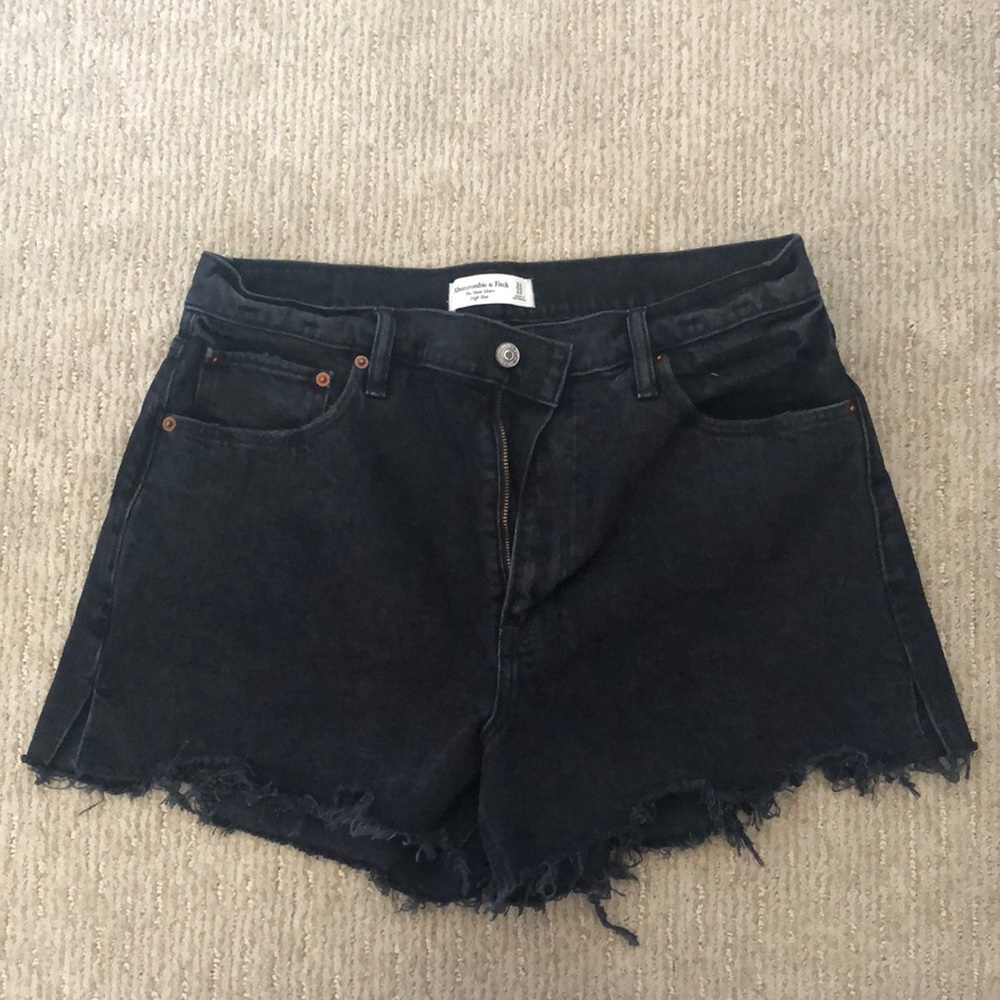 Abercrombie the mom short high rise 31